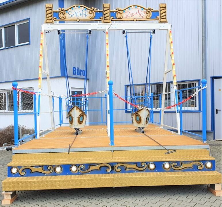 Nostalgie-Schiffschaukel